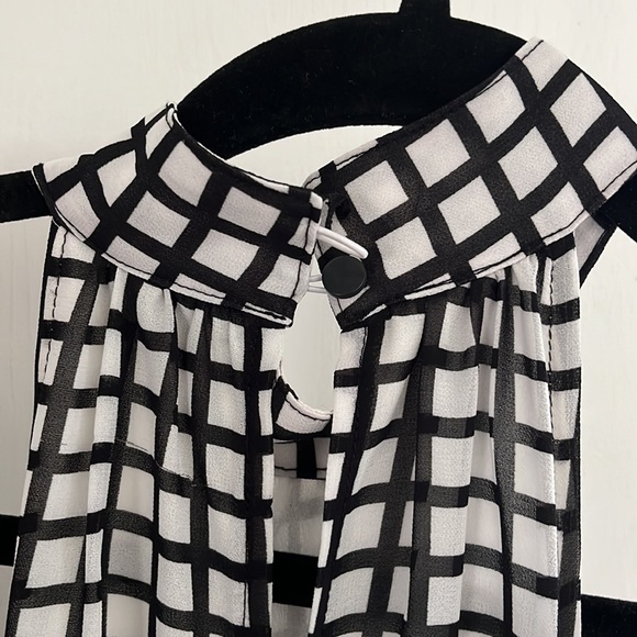 PROFESSIONAL DRESS - Picture 3 of 3